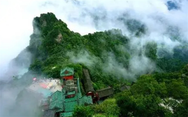 關鍵詞：  風水大師排名前十位的有哪些（如何評上風水大師）