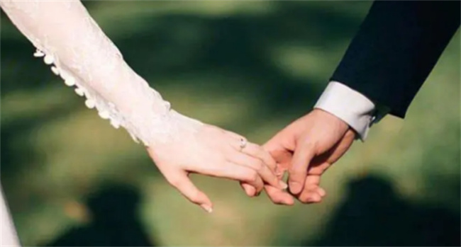 屬狗男與哪個生肖婚配最佳（屬狗的與哪個生肖有緣分）